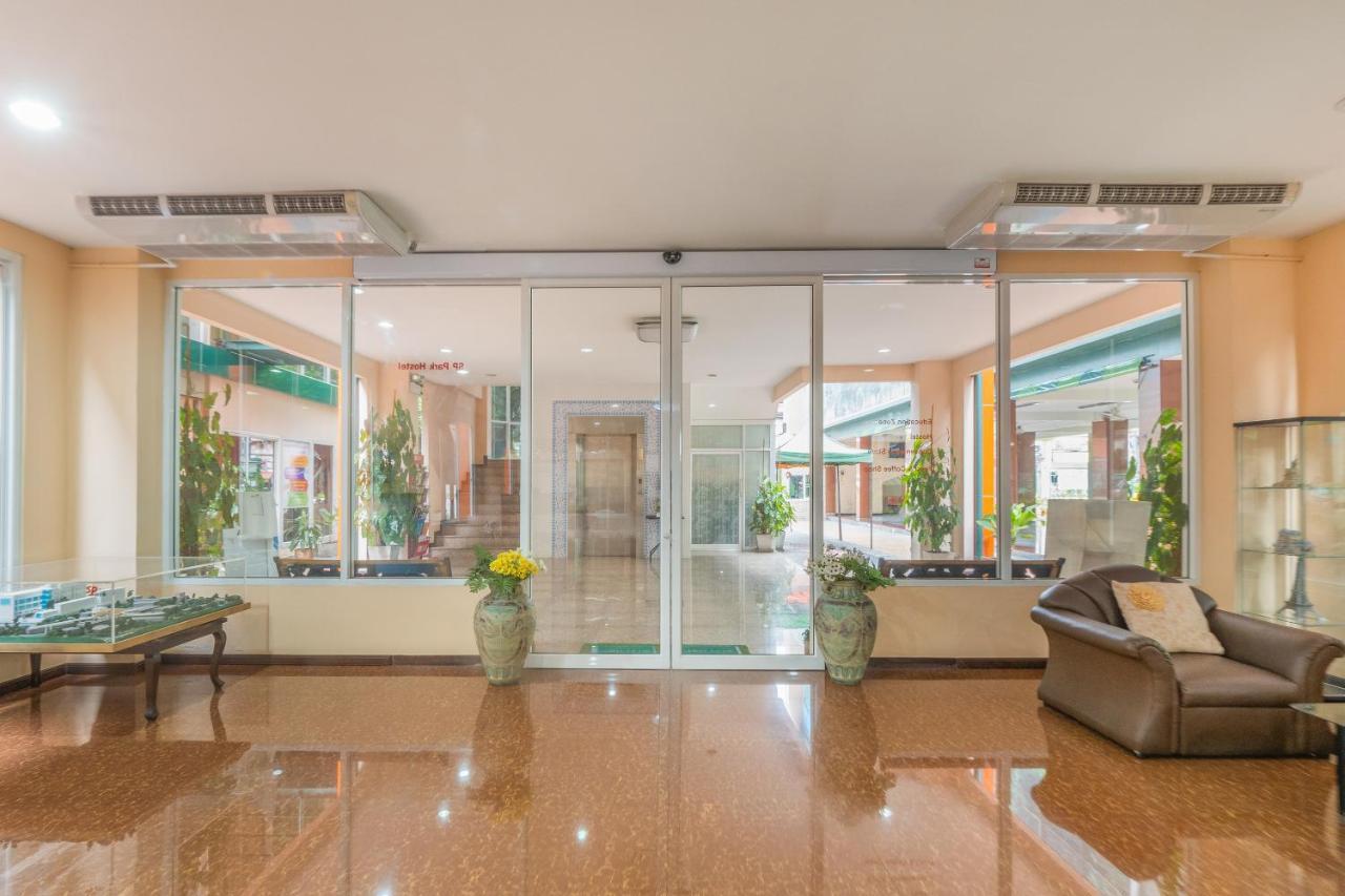 Sp Park Thaphra Hotel Bangkok Bagian luar foto