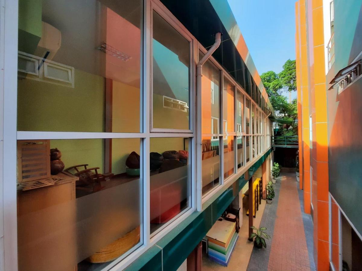 Sp Park Thaphra Hotel Bangkok Bagian luar foto